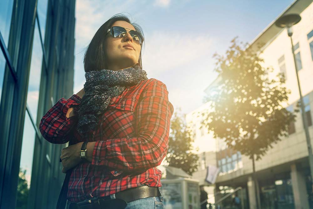 あなたはあご周りのたるみをマフラーで隠していませんか？